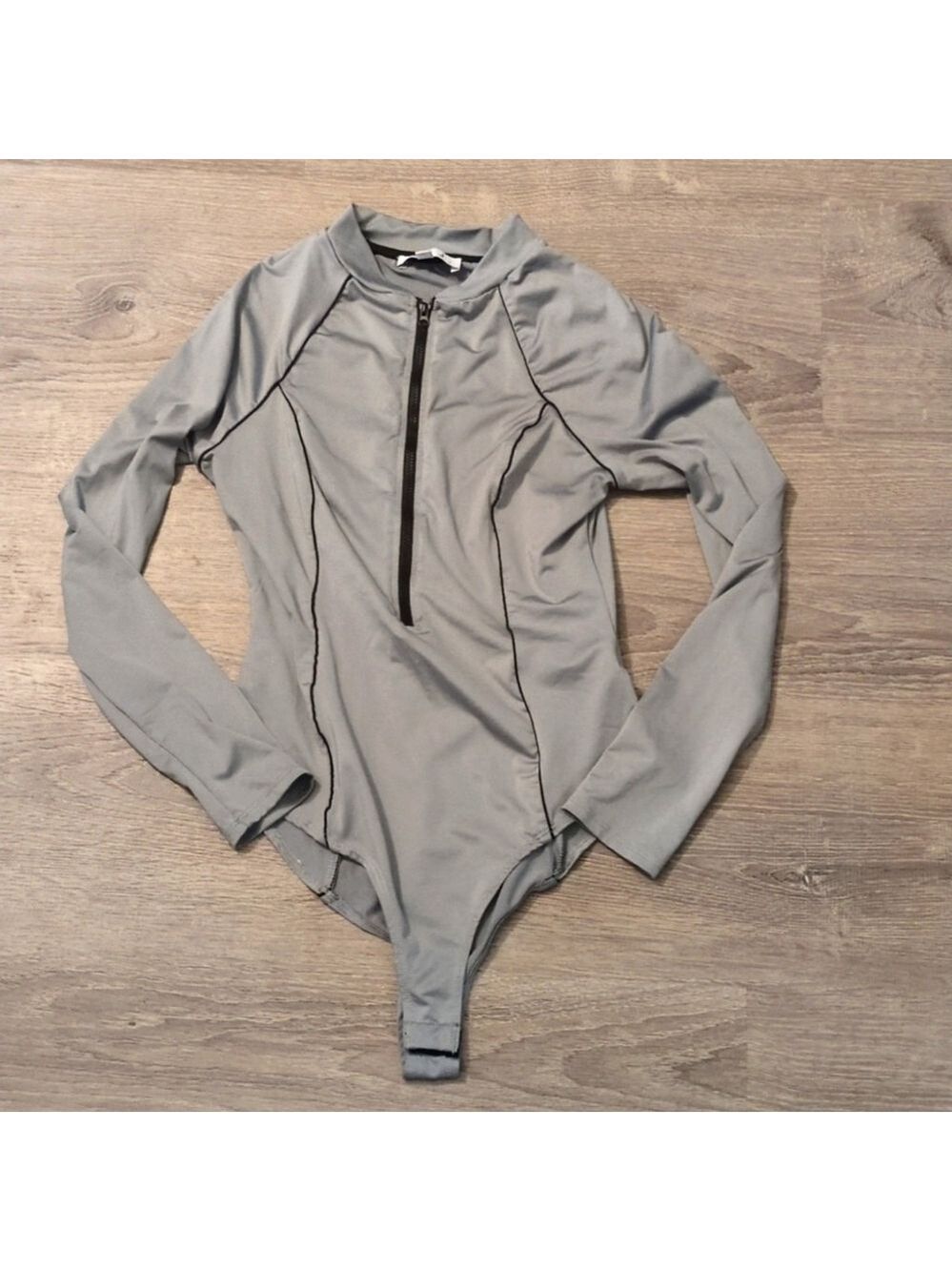 Love J long sleeve gray bodysuit size medium
